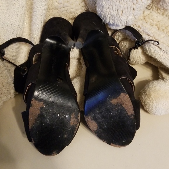 BCBG Open Toe Heels - Picture 5 of 7